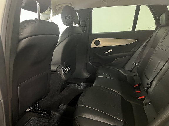 Mercedes-Benz E220 8 of 13