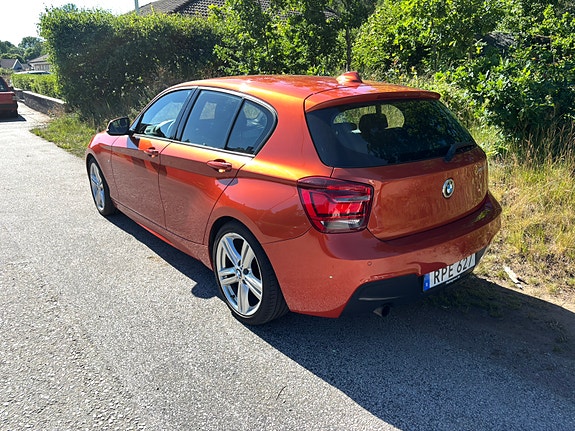 BMW 116i 2 of 5