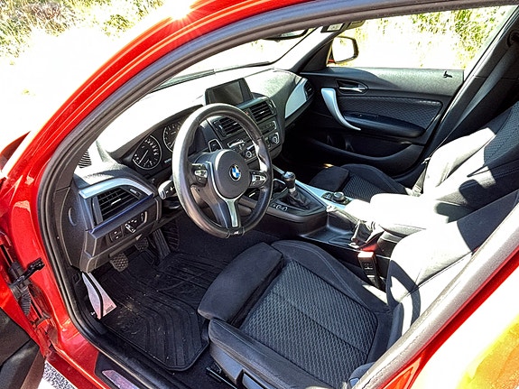 BMW 116i 3 of 5