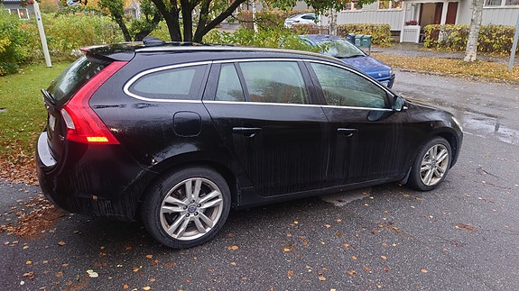 Volvo V60 3 of 5