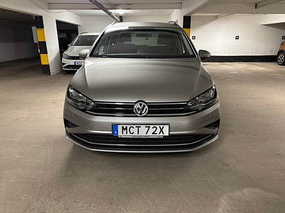 Volkswagen Golf Sportsvan 3 of 5