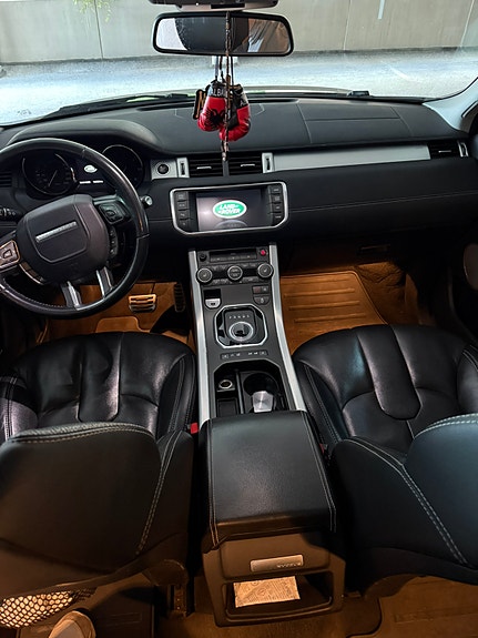 Land Rover Range Rover Evoque 9 of 15