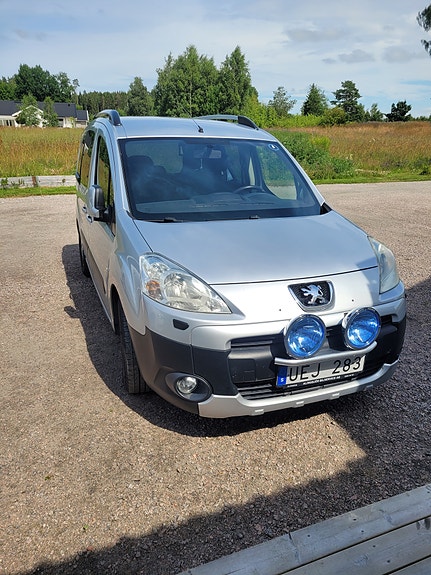 Peugeot Partner Tepee 2 of 5