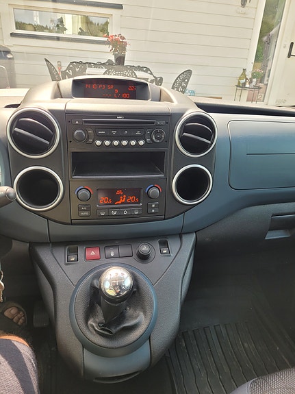 Peugeot Partner Tepee 10 of 12