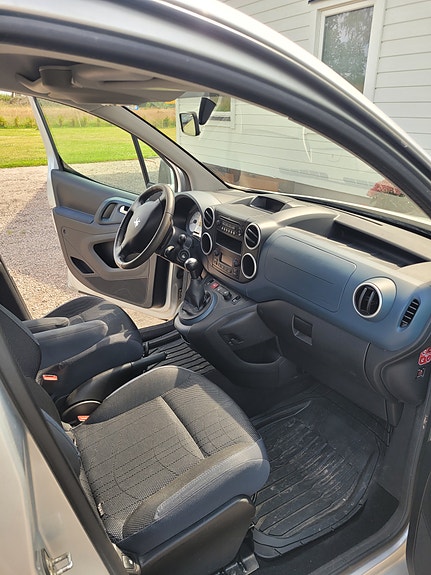 Peugeot Partner Tepee 7 of 12