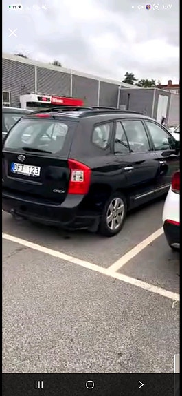 Kia Carens 2 of 4