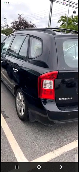 Kia Carens 3 of 4