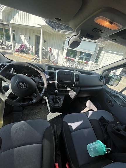 Opel Vivaro 2 of 2
