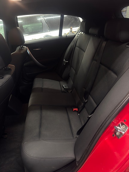 BMW 120i 6 of 9