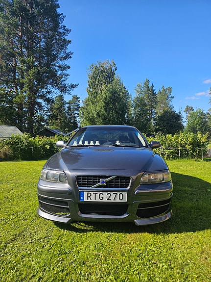 Volvo S60 2 of 18