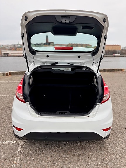 Ford Fiesta 3 of 7
