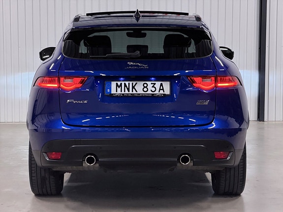 Jaguar F-PACE 8 of 30