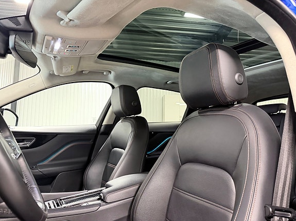 Jaguar F-PACE 11 of 30