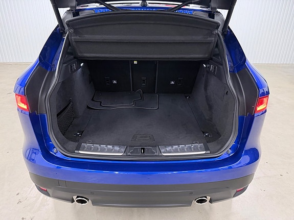 Jaguar F-PACE 28 of 30