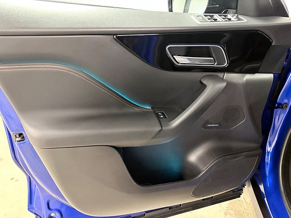 Jaguar F-PACE 19 of 30