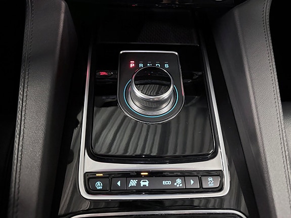 Jaguar F-PACE 17 of 30