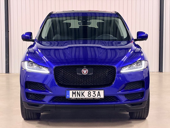 Jaguar F-PACE 7 of 30