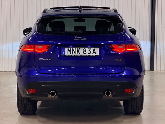 Jaguar F-PACE 8 of 30