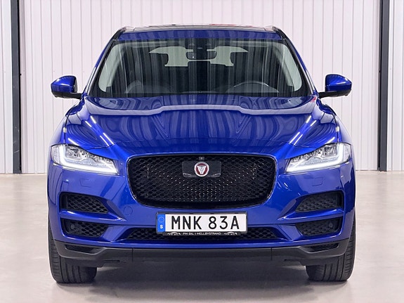 Jaguar F-PACE 7 of 30