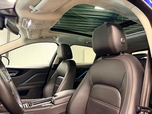 Jaguar F-PACE 11 of 30