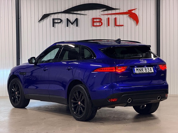 Jaguar F-PACE 4 of 30