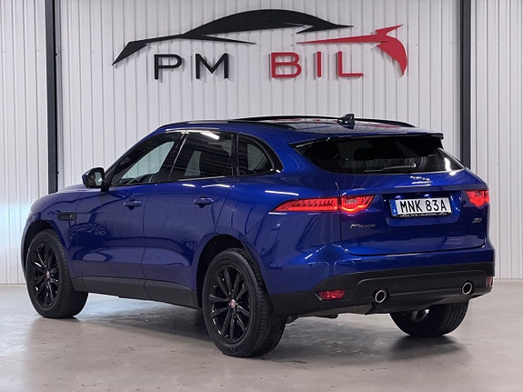 Jaguar F-PACE 3 of 30