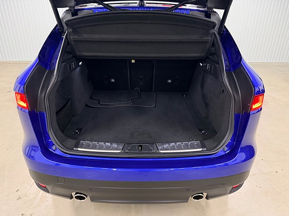 Jaguar F-PACE 28 of 30