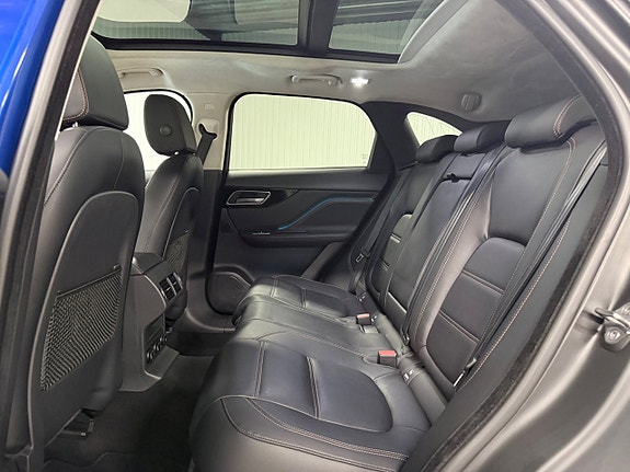 Jaguar F-PACE 23 of 30