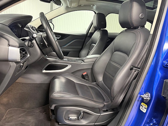 Jaguar F-PACE 10 of 30