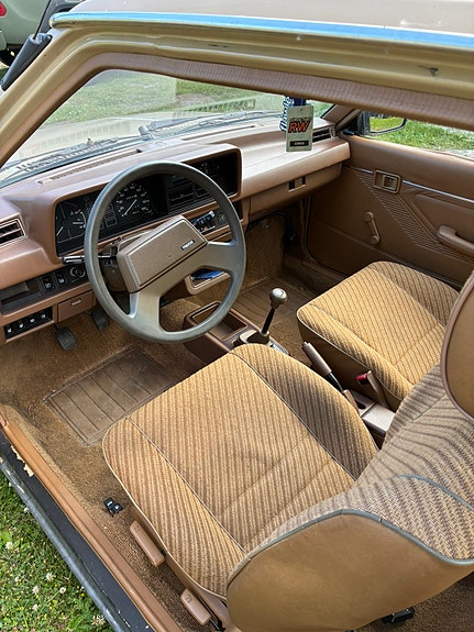 Mazda 323 4 of 4