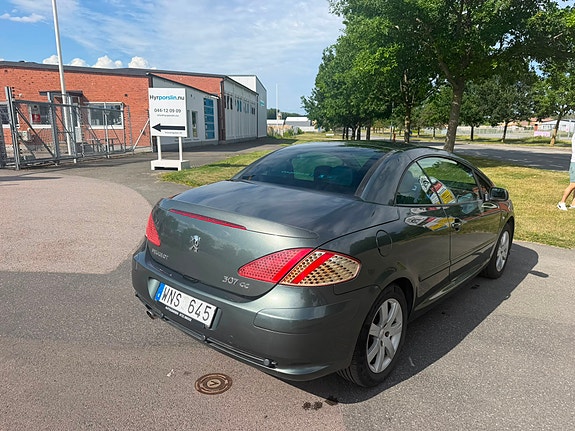 Peugeot 307 CC 4 of 10