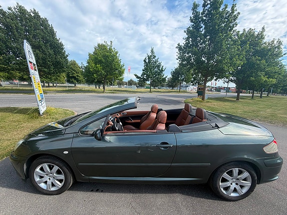 Peugeot 307 CC 2 of 10
