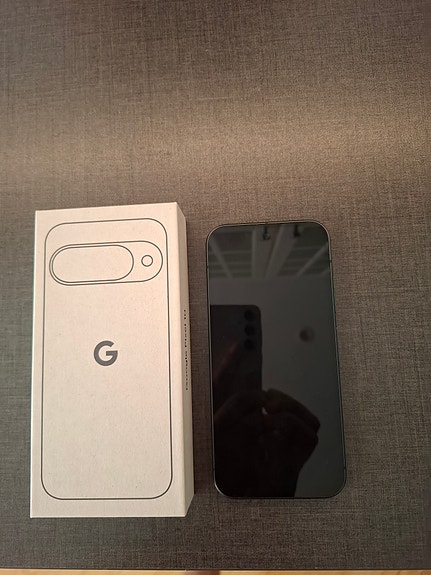 Google Pixel 10 i färgen Obsidian (128 GB, olåst)
