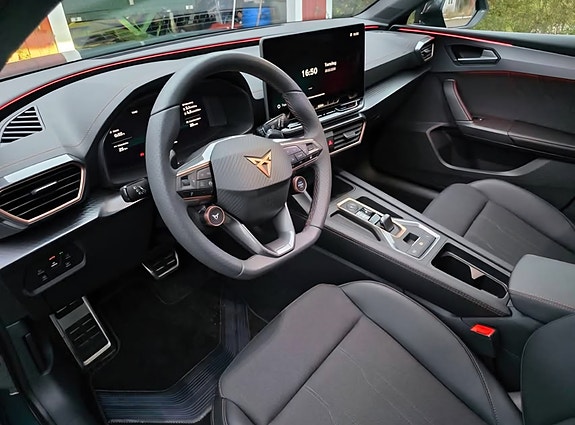 Cupra Leon 3 of 3