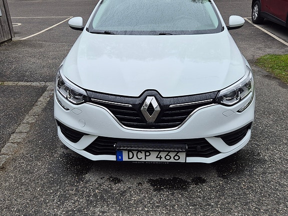 Renault Megane IV 2 of 10