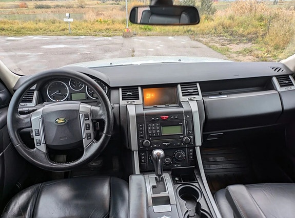 Land Rover Range Rover Sport 7 of 10