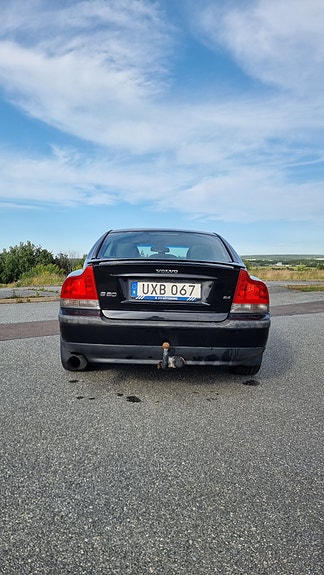 Volvo S60 3 of 5