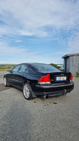 Volvo S60 2 of 5