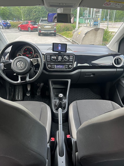 Volkswagen UP! 5 of 5