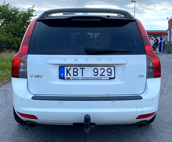 Volvo V50 3 of 5