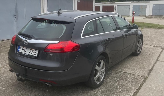 Opel Insignia 3 of 5