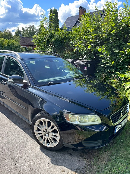 Volvo V50 2 of 5