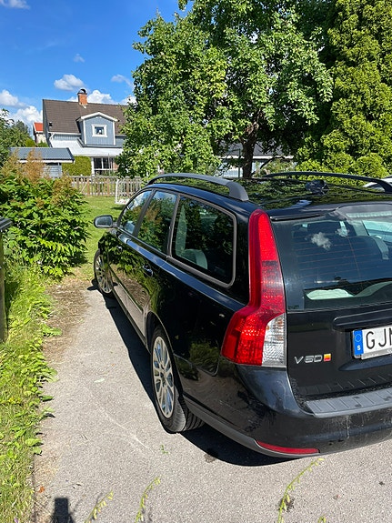Volvo V50 4 of 5
