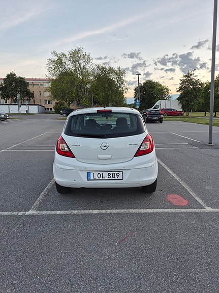 Opel Corsa 2 of 5