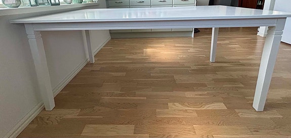 Matbord vitt 180x90 för 6 stolar