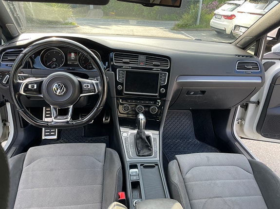 Volkswagen Golf VII 5 of 5
