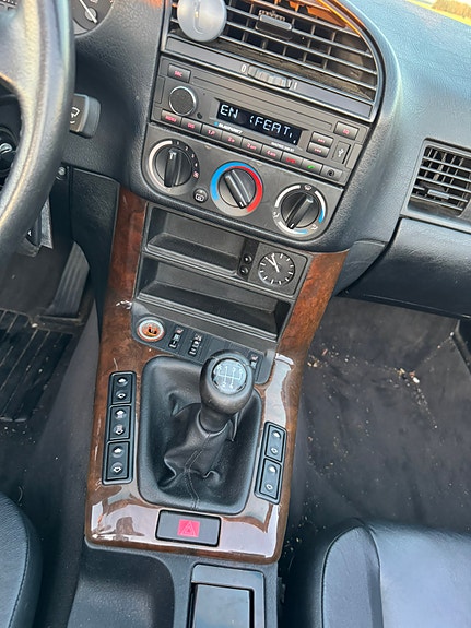 BMW 318i 10 of 12