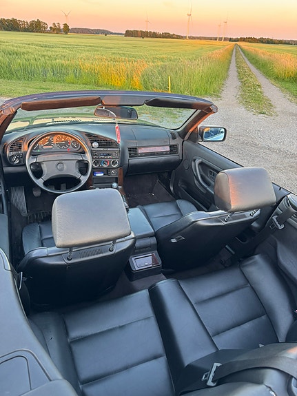 BMW 318i 8 of 12