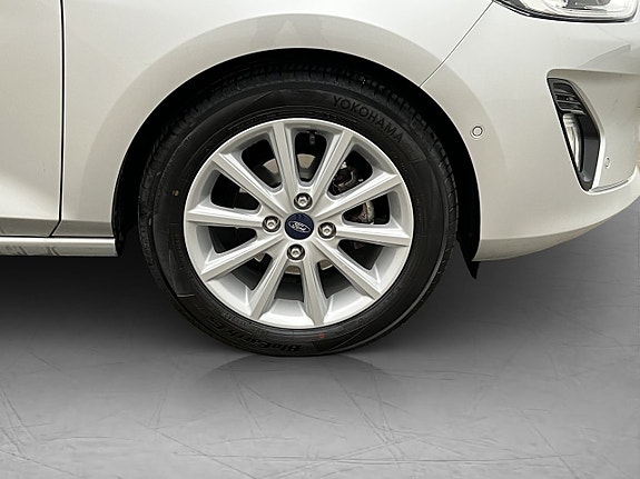 Ford Fiesta 13 of 30