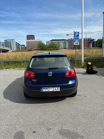Volkswagen Golf V 3 of 4